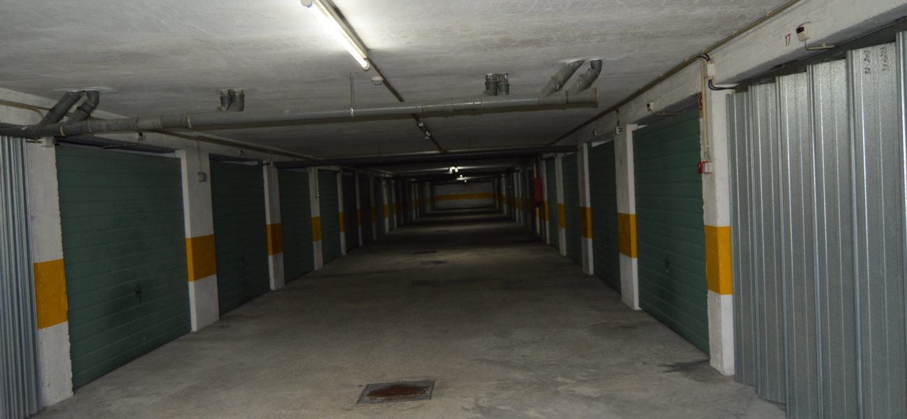 corredor-garagem-prédio-min